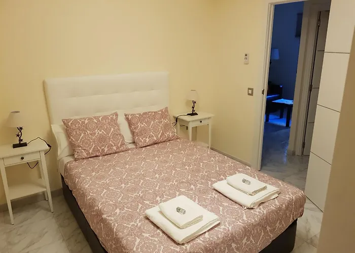 Nervion Piso Con Patio * Seville